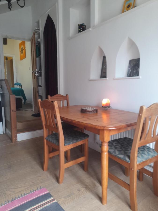 גלסטונברי Janet Hale Studios, Garden Apartment מראה חיצוני תמונה